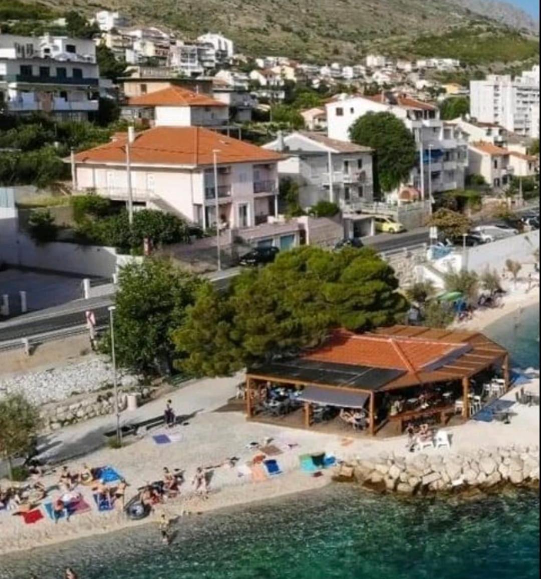 Cici Apartment Dugi Rat Bagian luar foto